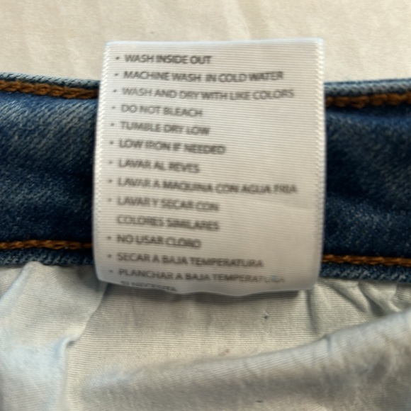 Kancan High Rise Distressed 5 Button Closure Whiskered Denim Jeans. Size 15/31 - Picture 10 of 14